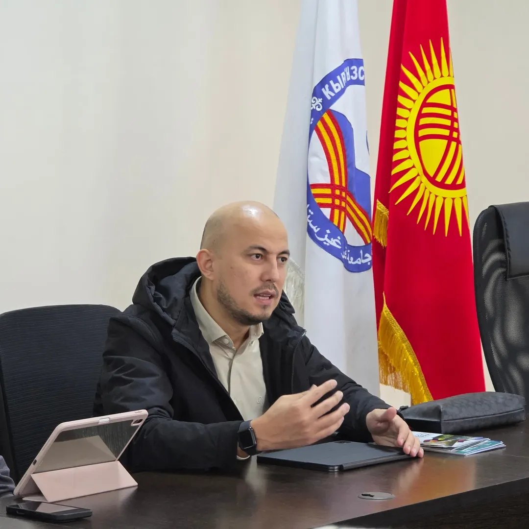 Малайзиядагы MAHSA университетинин өкүлү КИУга келди